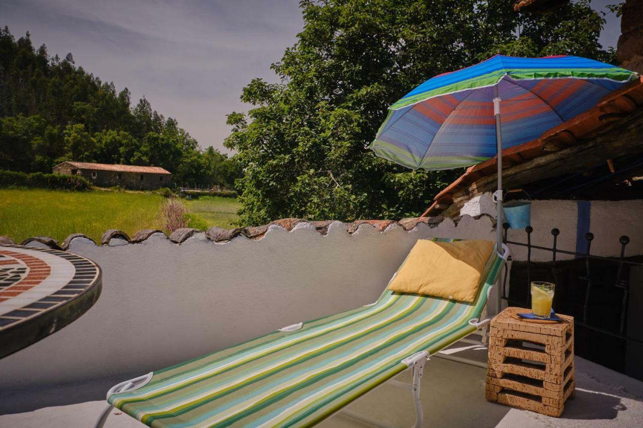 A Charming , Traditional Cottage At Quinta Da Ribeira Вила-Нова-ди-Пояриш Экстерьер фото